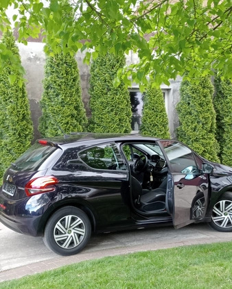 Peugeot 208 cena 24900 przebieg: 139000, rok produkcji 2015 z Limanowa małe 277
